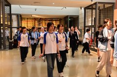 故宫游告别 “电量焦虑”，讲解器长续航助力全